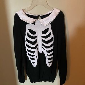 Iron fist elegant skeleton sweater